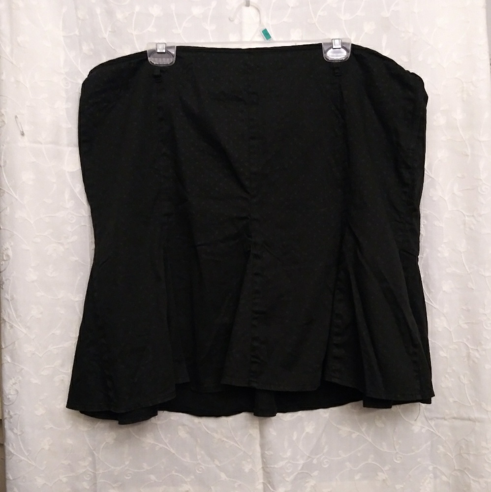 Torrid black flare skirt sz 22